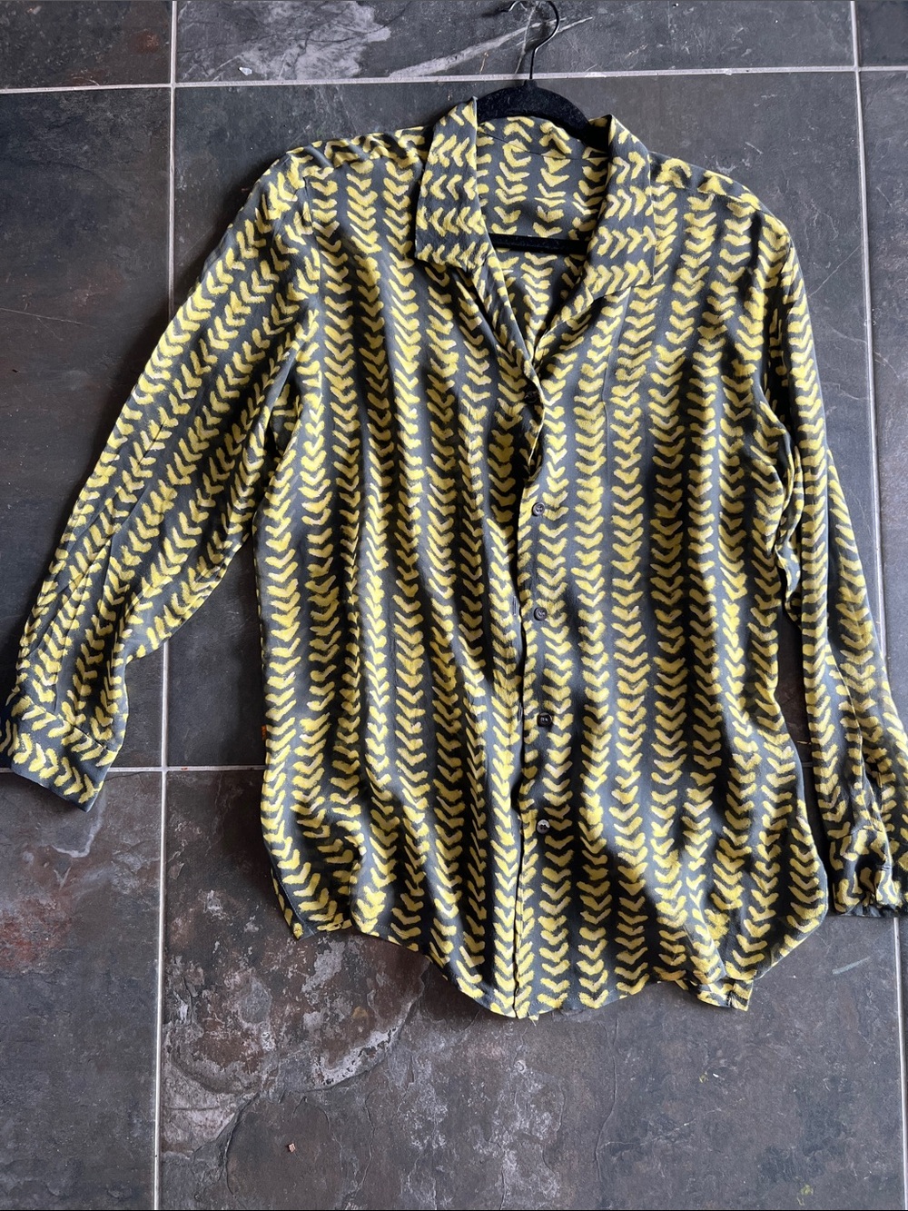 Crepe Silk Women’s Yellow Chevron Pattern Button-up Shirt